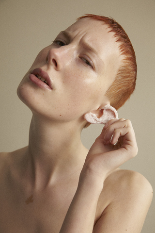 Vero
Photographer: Maria Dominika
Hair & Makeup: Yvonne Wengler
Model: Vero @ Seeds Models